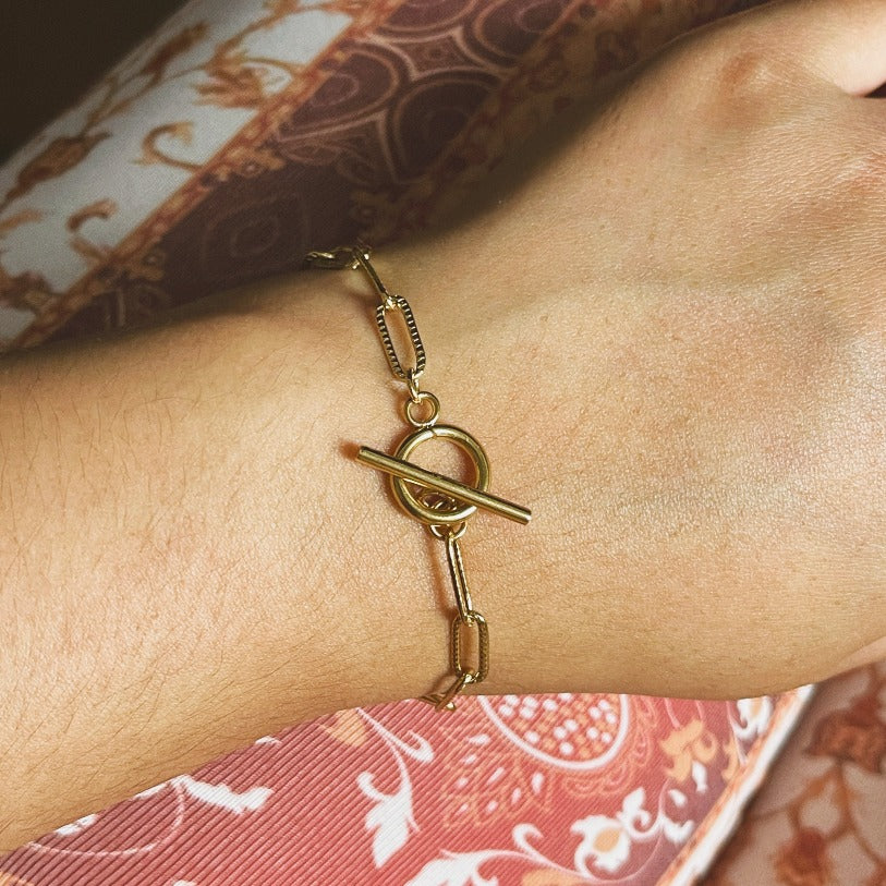 Cable + Toggle Lock Bracelet (7")